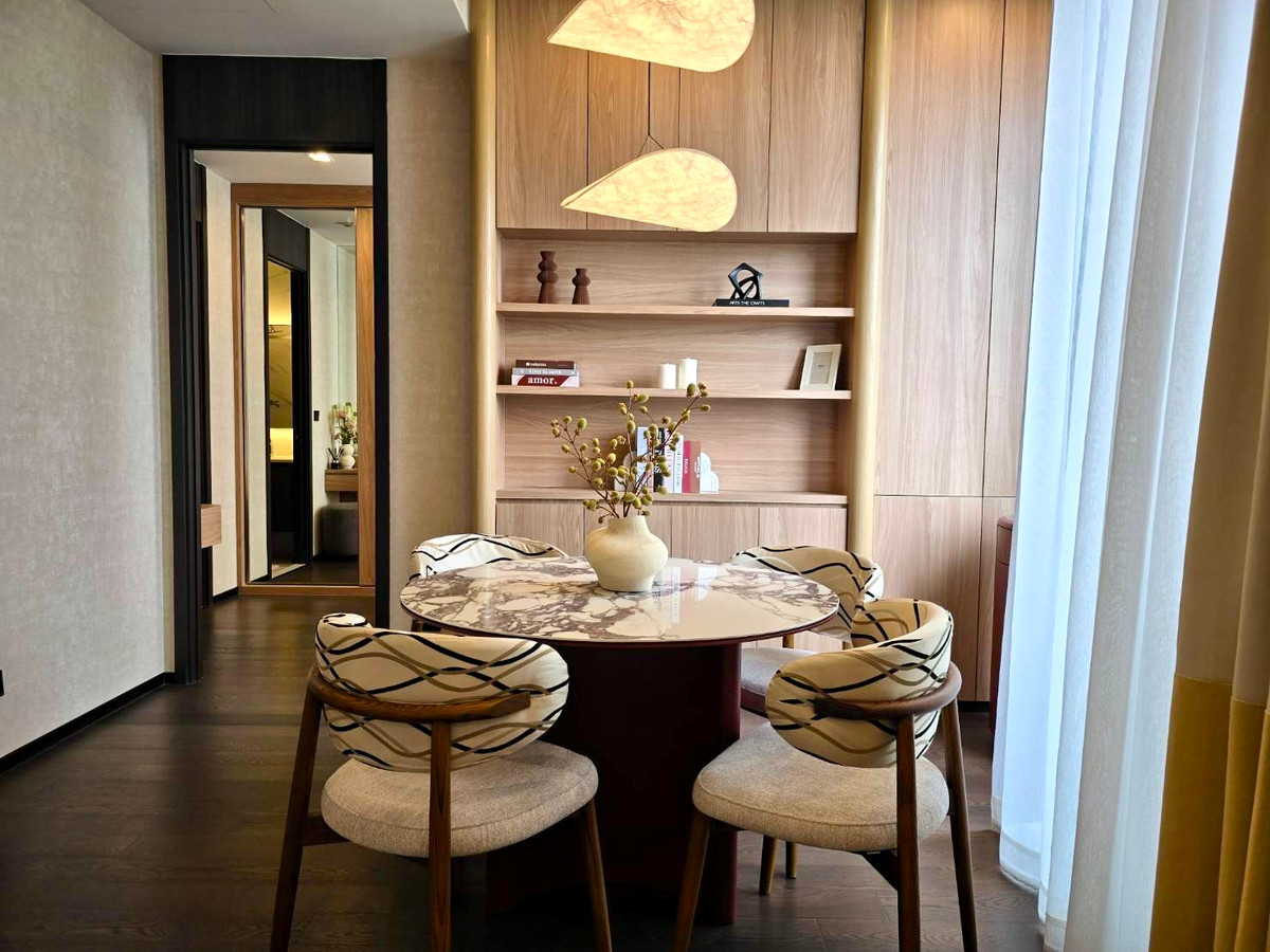 Aestiq Thonglor: 2bed 2bath 69sqm. 22,900,000  Fully Furnished Am: 0656199198
