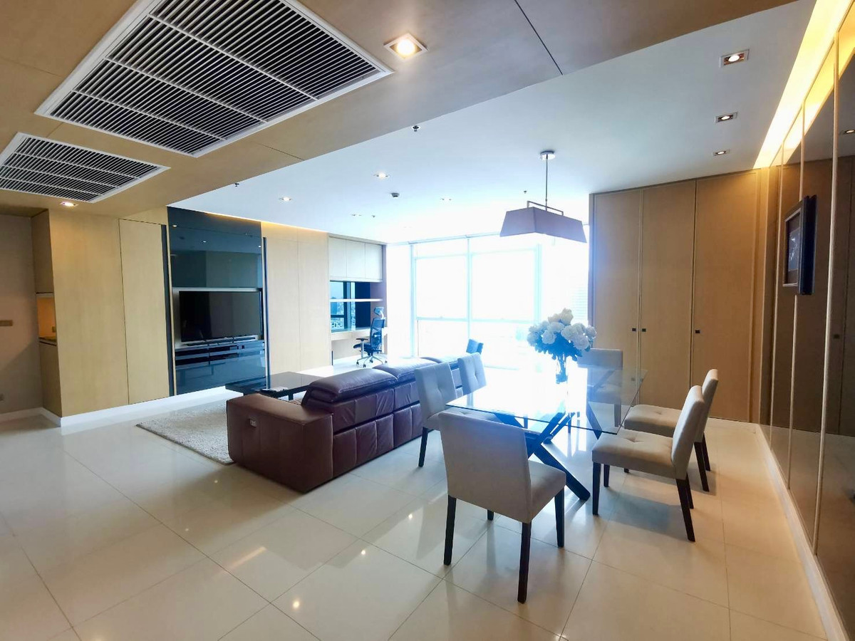 Athenee Residence: 3bed 3.5bath 199sqm. 165,000/mth. Am: 0656199198