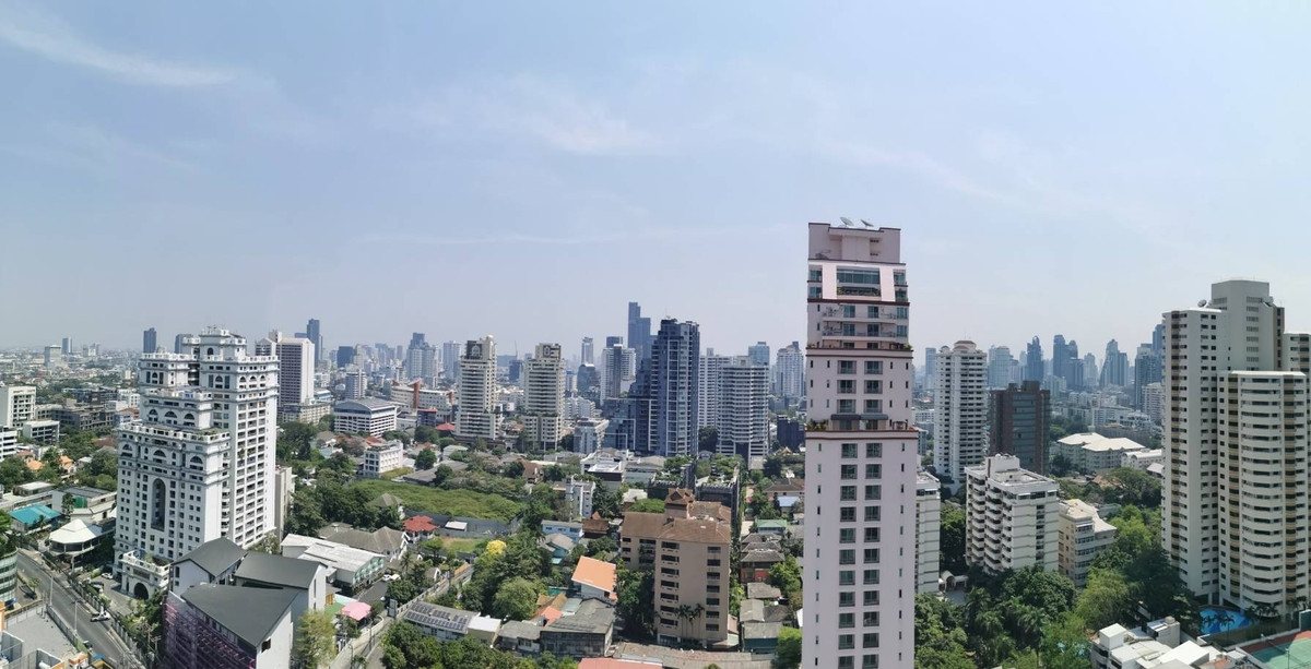 Le Raffine 39: Duplex 3bed 4bath + maid 365sqm. Sell: 70,000,000 Rent: 300,000/mth. Am: 0656199198