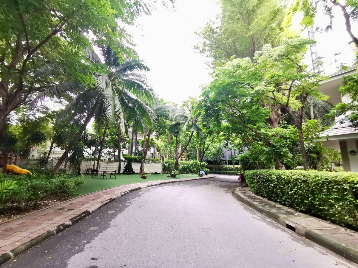 House for rent Thonglor: Sukhumvit 36 4bed 4bath + maid 400sqm. 250,000/mth. Am: 0656199198