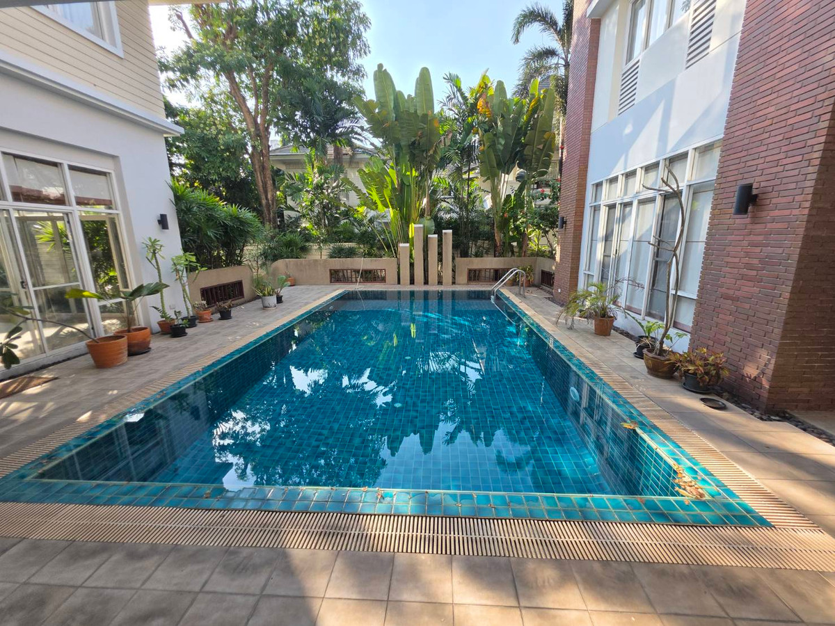 House for rent Thonglor: Sukhumvit 36 4bed 4bath + maid 400sqm. 250,000/mth. Am: 0656199198