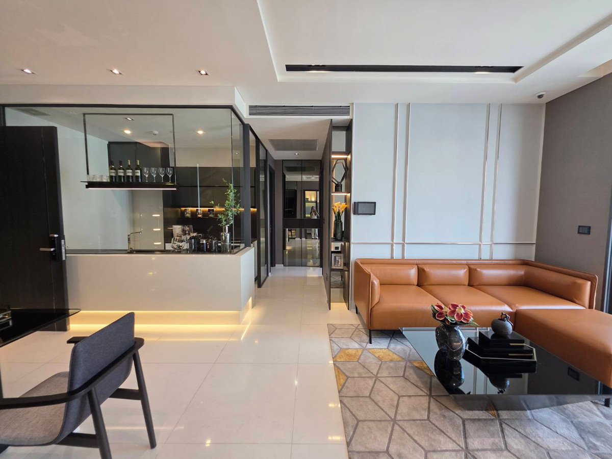 The Bangkok Thonglor: 2bed 2bath  82.15sqm. 2XFl 23,000,000 brandnew fully furnished, private garden Am: 0656199198