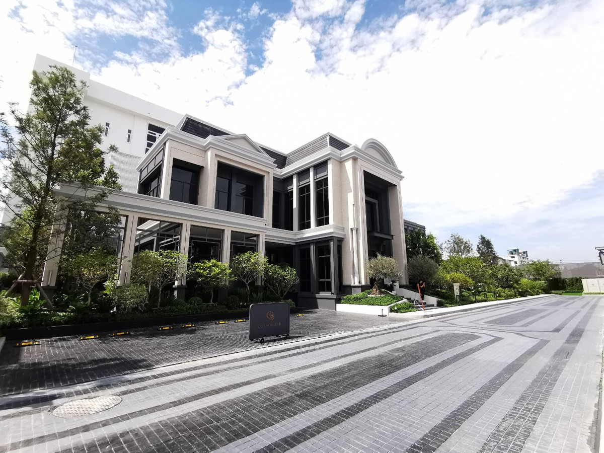Connoisseur Pattanakarn 32:  210.2 sqwah  952sqm. 6bed 7bath 170,000,000 Am: 0656199198