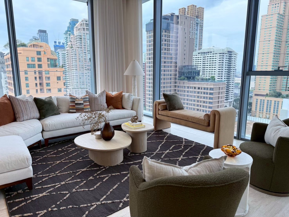 Scope Langsuan: 2bed 2.5bath 155sqm. 114,000,000 Brandnew Fully Furnished Am: 0656199198