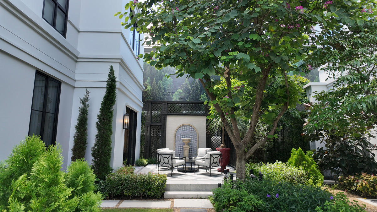 Narasiri Victoire Krungthep Kreetha: Manoir No.6  678sqm. 5bed 6bath 99,000,000 Am: 0656199198