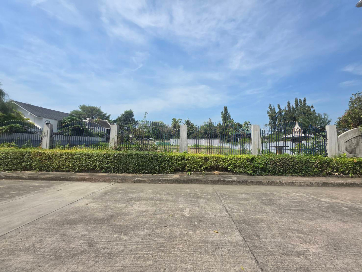 Panya Village Pattanakarn 30: 434 sqwah (1 Rai 34 ngan) 92,000,000 Am: 0656199198