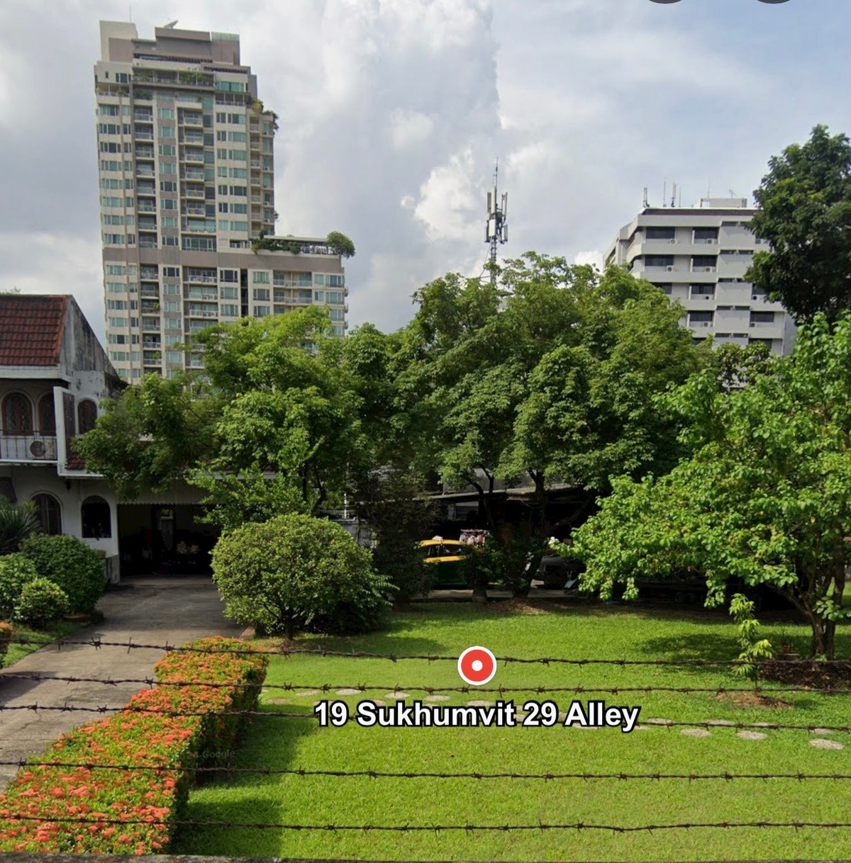 Land for sell Sukhumvit 31: 346 sqwah corner land 346,000,000 negotiable Am: 0656199198