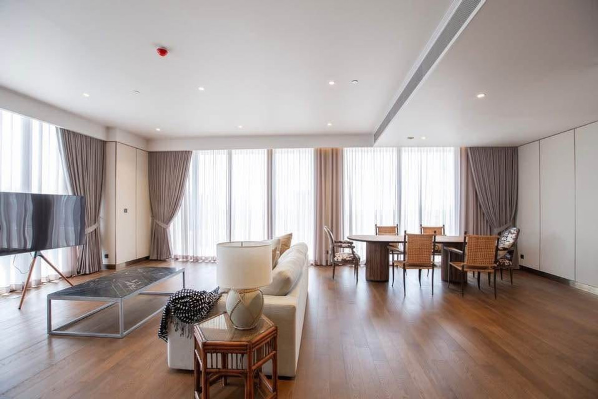 Muniq Langsuan Penthouse: 3bed 3.5bath 280sqm. 149,000,000 Am: 0656199198