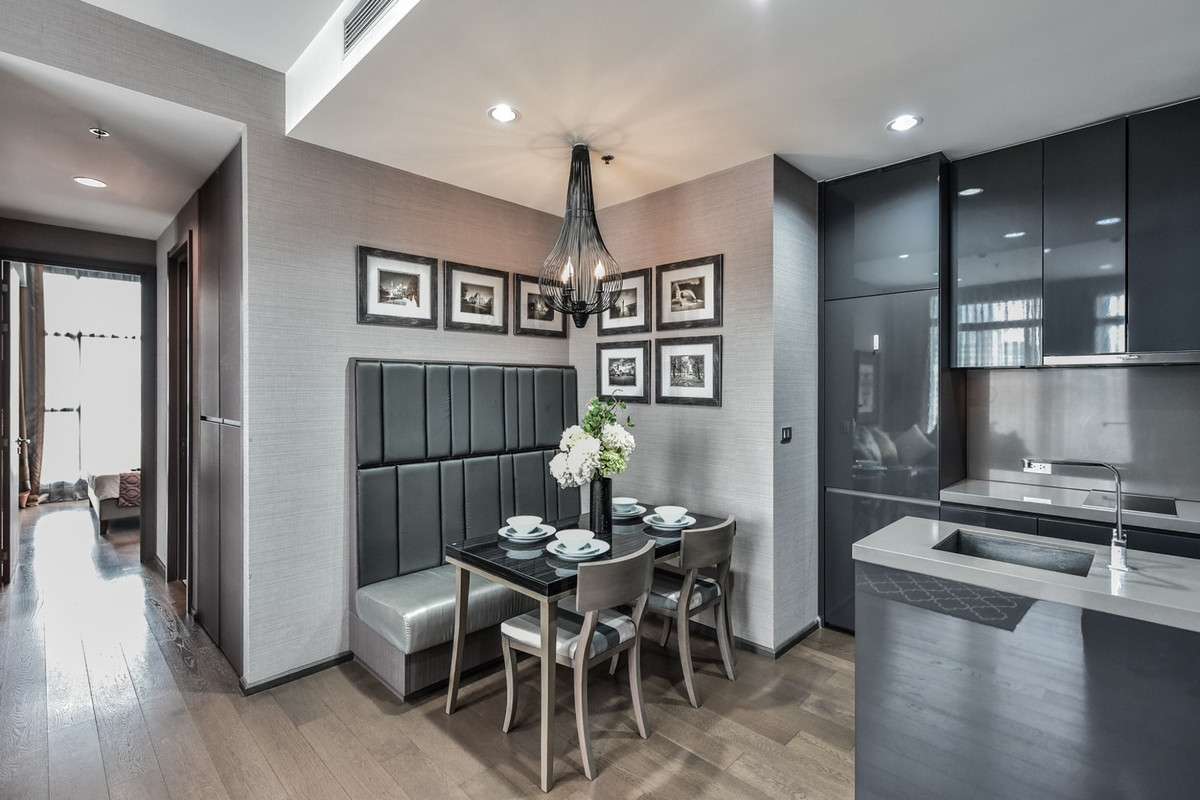 The Diplomat Sathorn:  2bed 2bath 77sqm. 2XFl. 22,500,000 Rent: 65,000/mth. Am: 0656199198