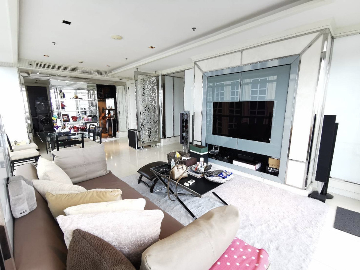 Athenee Residence: 2bed 2bath+ maid 132.38sqm. 120,000/mth Am: 0849429988