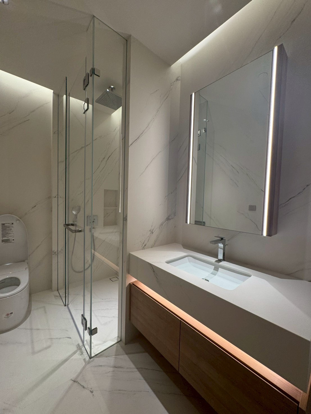 EI8TEEN SEVEN One Bangkok: 1bed 1bath 63.45sqm. 21,500,000 Am: 0656199198