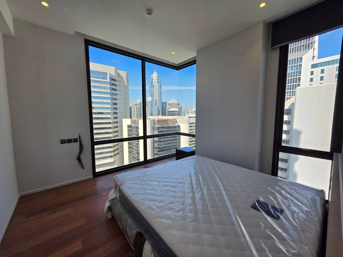 Muniq Langsuan: 86.01 sqm. 2bed 2bath 86.01sqm. 32,000,000 Am: 0656199198