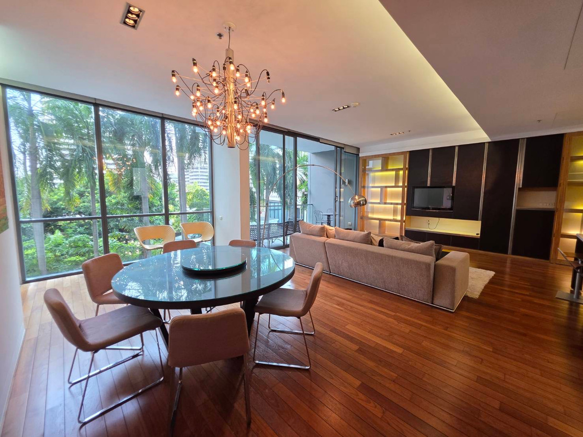 Domus Sukhumvit 16: 2+1 bed 3bath 167sqm. Sell: 45,000,000 Rent: 110,000/mth. Am: 0656199198