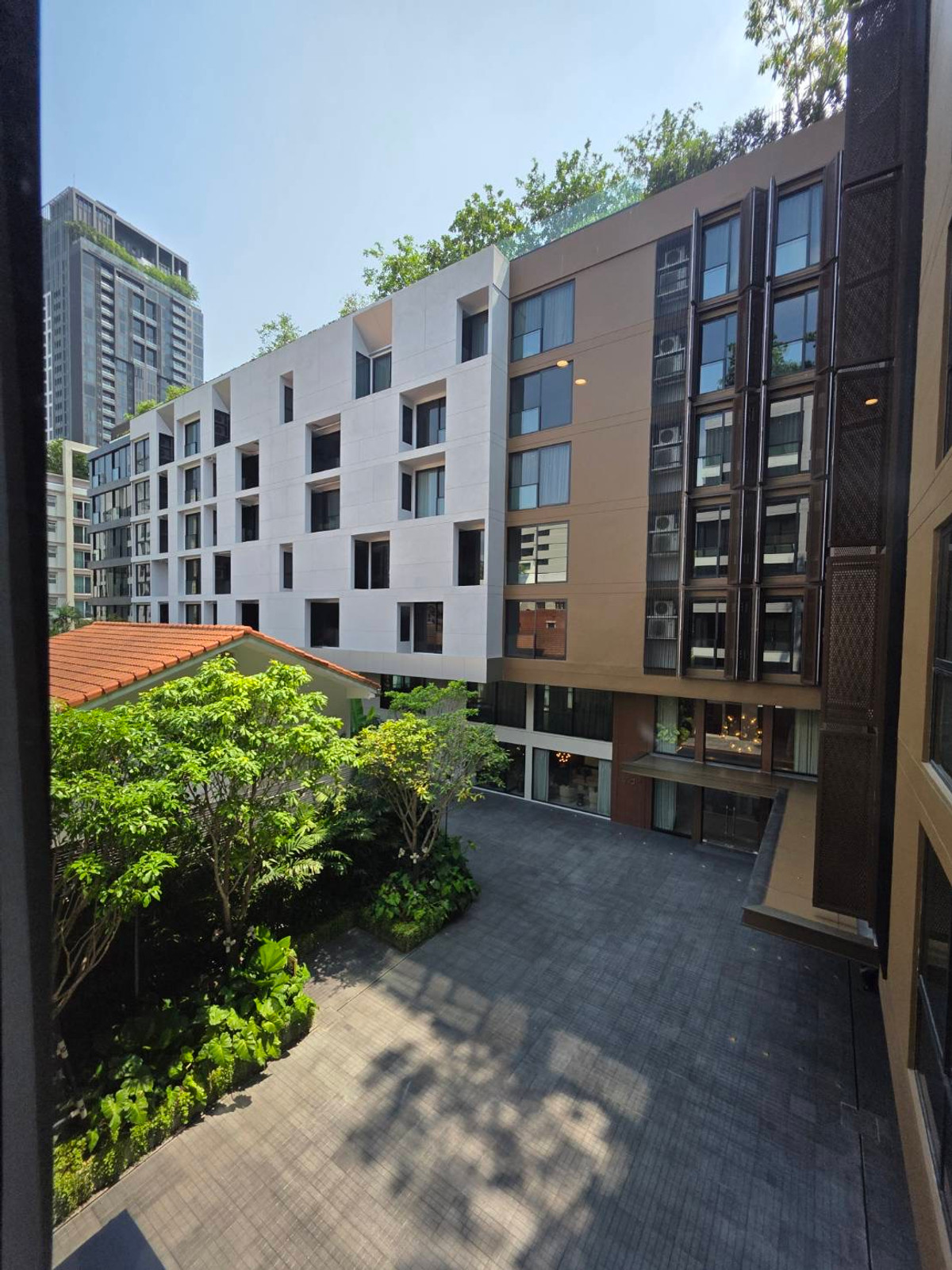 Via 34 (Sukhumvit 34): 2bed 2bath 87.05sqm. from 22,000,000 mil Am: 065619198
