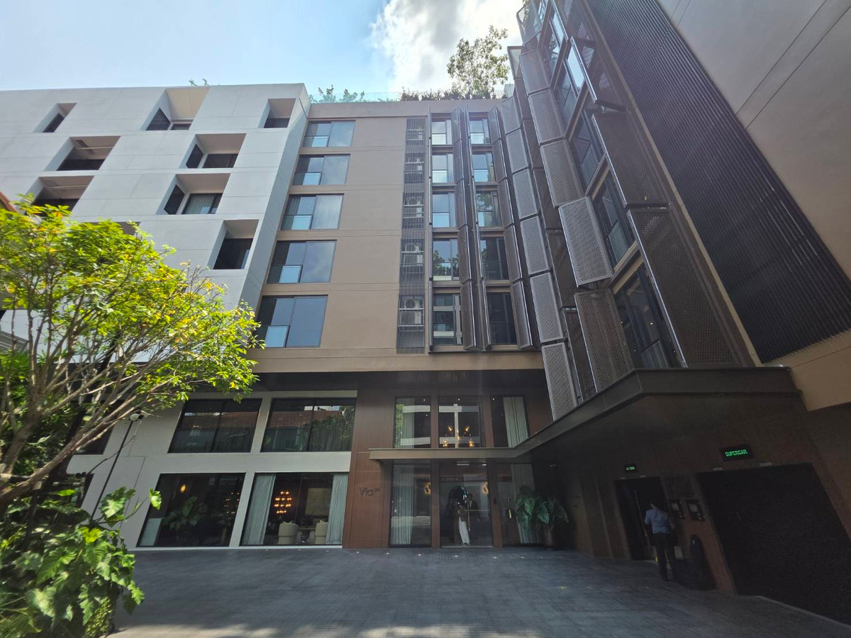 Via 34 (Sukhumvit 34): 2bed 2bath 87.05sqm. from 22,000,000 mil Am: 065619198