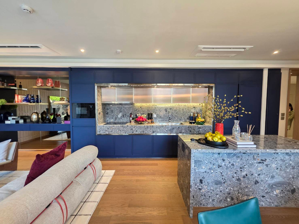 Via 34 (Sukhumvit 34): 2bed 2bath 125.13sqm. from 34 million Am: 0656199198