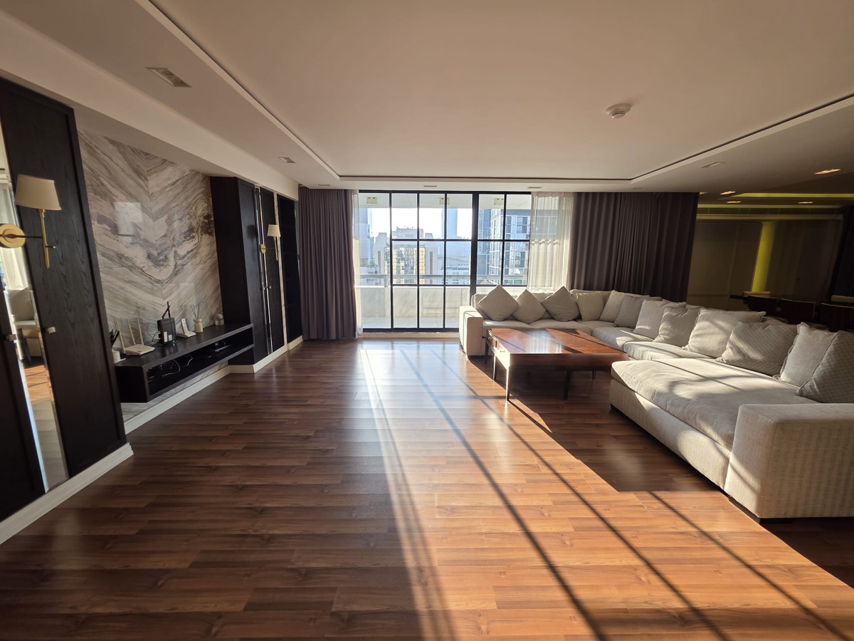 Somkid Garden: 3bed 251sqm. 57,000,000 renovated Am: 0656199198