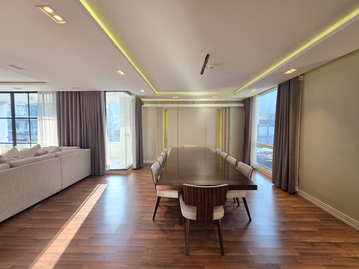 Somkid Garden: 3bed 251sqm. 57,000,000 renovated Am: 0656199198