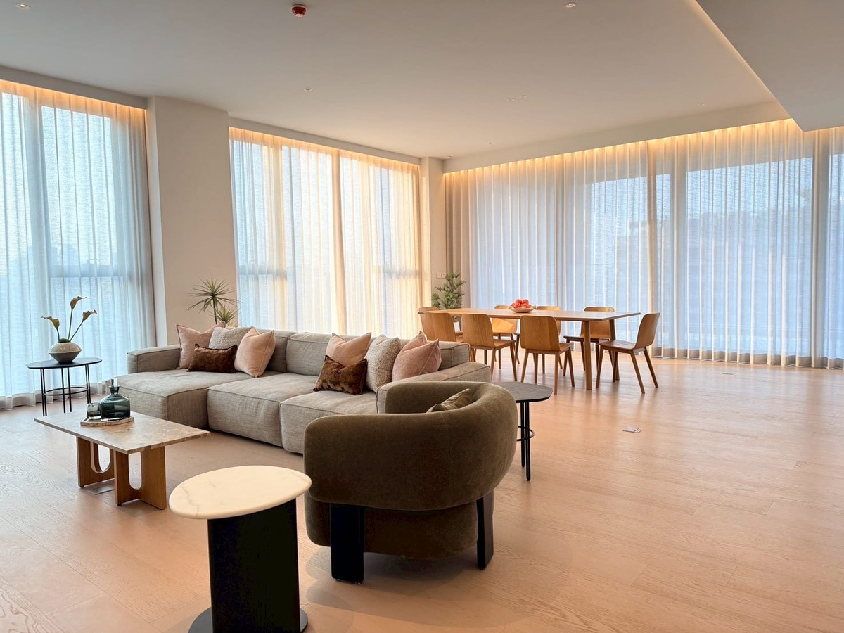 Scope Thonglor 4bed 4 bath plus maid 412sqm. 1,000,000/mth. Am: 0656199198