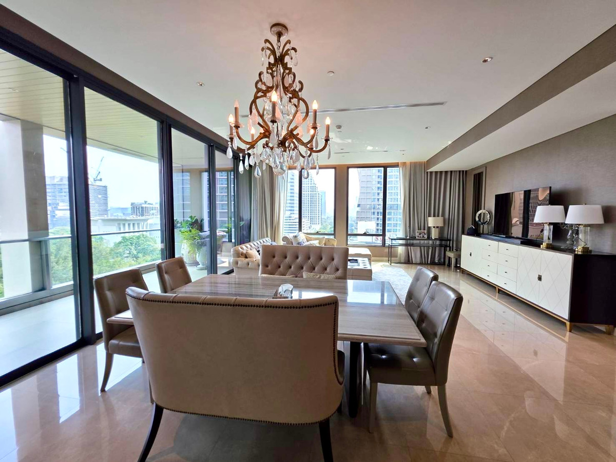 Sindhorn Residence: 229sqm. 3bed 3bath + maid 320,000/mth. Am: 0656199198