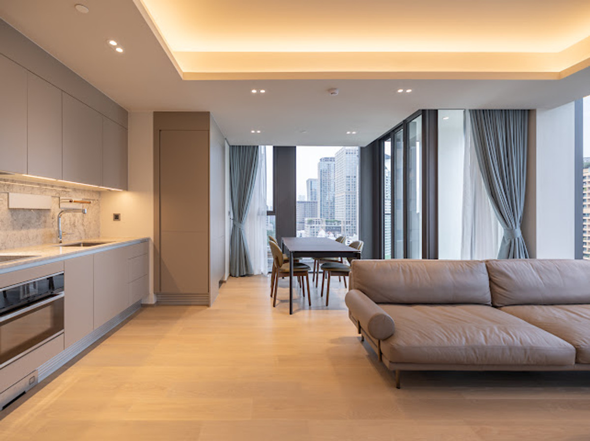 Tonson One Residence: 1bed 1bath 67.02sqm. corner unit 125,000/mth Am: 0656199198