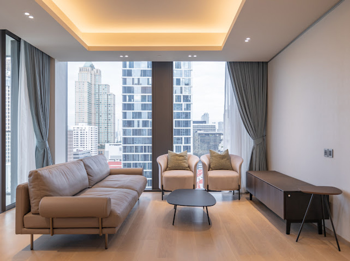 Tonson One Residence: 1bed 1bath 67.02sqm. corner unit 125,000/mth Am: 0656199198