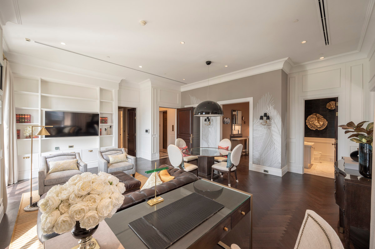 98 Wireless: 132.59sqm 2bed 3bath Embassy View 300,000/mth. Am: 0656199198