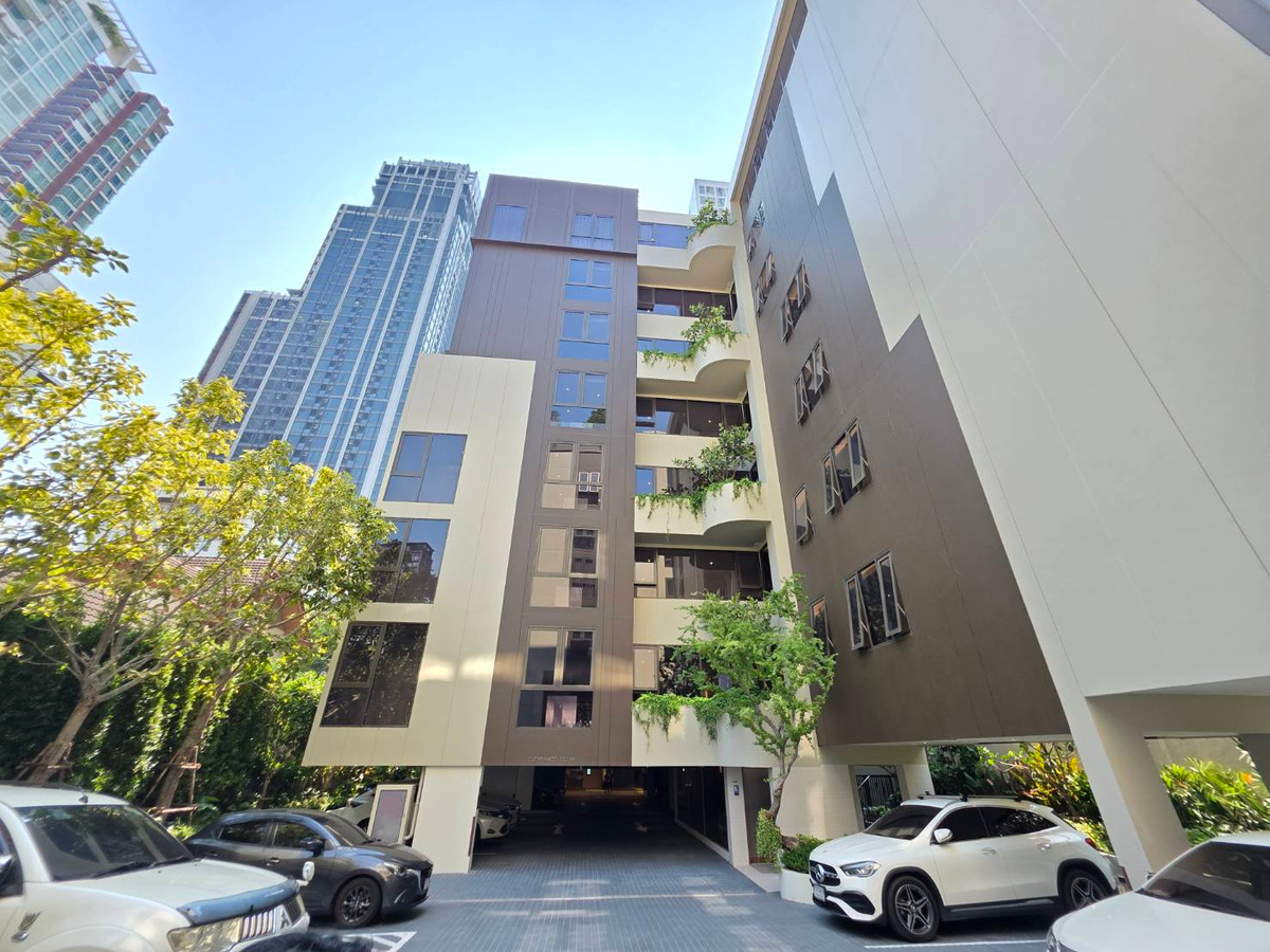 Via 61 Penthouse: 3bed 3.5bath 155.76sqm. 37,700,000 Am: 0656199198