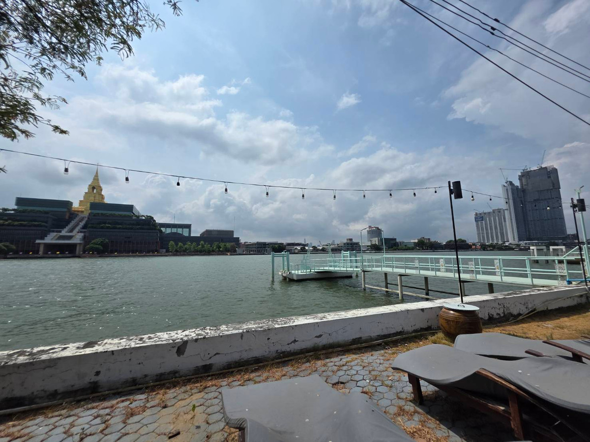 Land for sell Charansanidvong 88: 4-3-49 Rai 800,000,000 by the Chaophraya river opposite the new Paliament Am: 0656199198