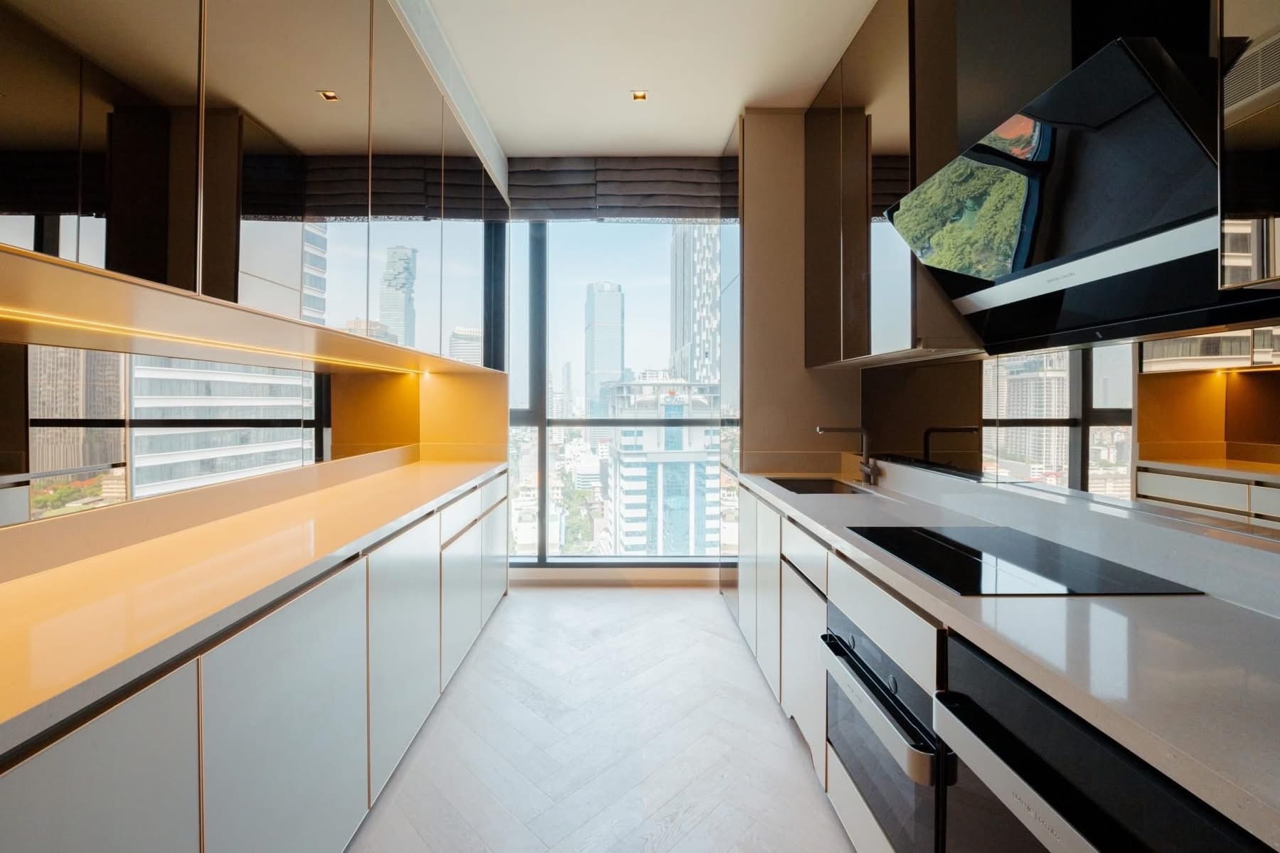 The Reserve Sathorn:  182sqm. High Floor 4bed 4bath + Study Sell 65,000,000 Rent: 200,000/mth Am: 0656199198