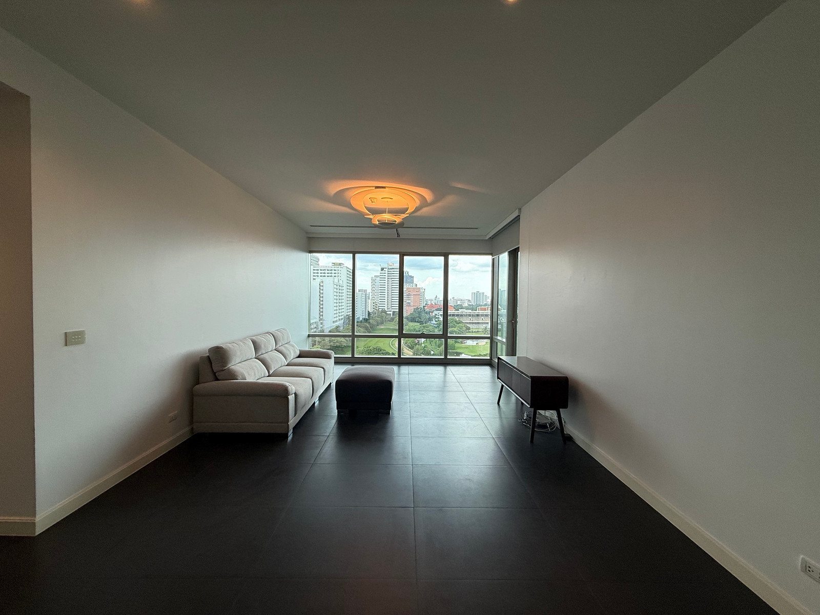 185 Rajadamri:  2bed 2bath  126 sqm  44,000,000 RBSC view Am: 0656199198