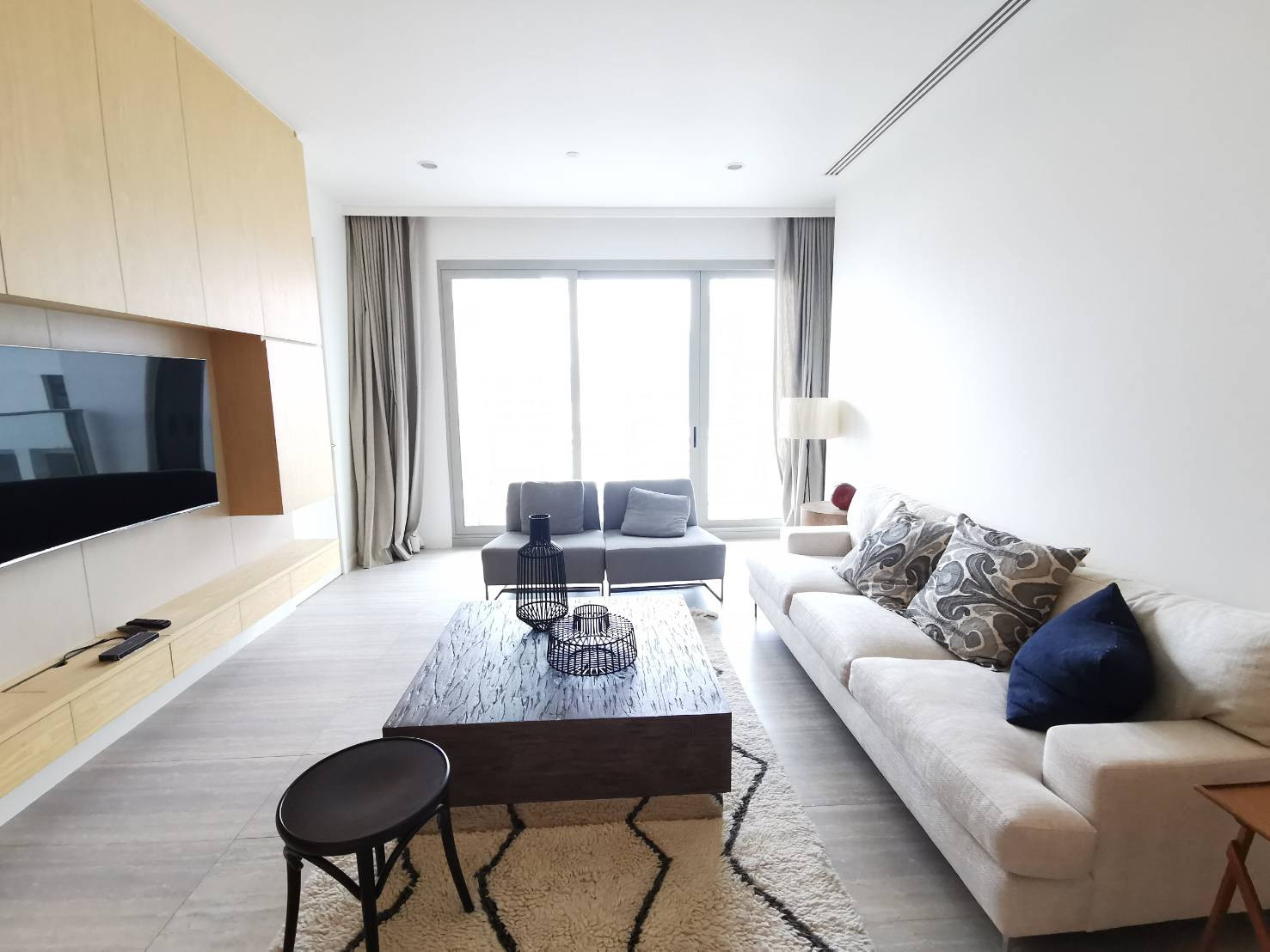 185 Rajadamri: 2bed 2bath 102sqm 35,000,000 Am: 0656199198
