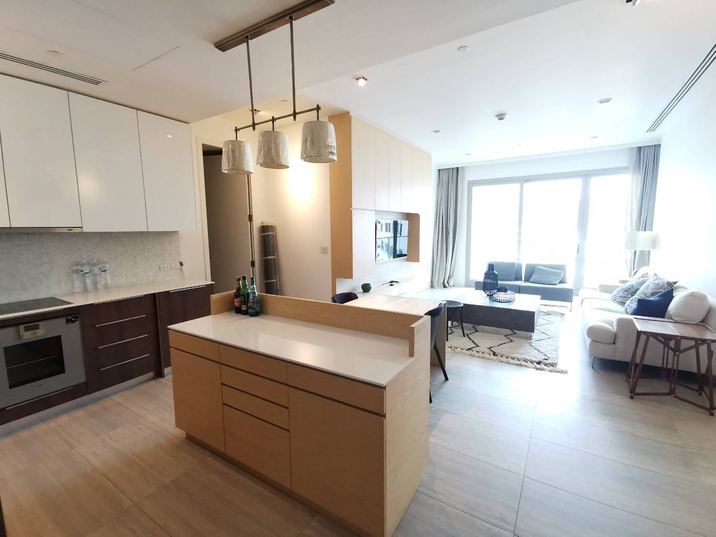 185 Rajadamri: 2bed 2bath 102sqm 35,000,000 Am: 0656199198