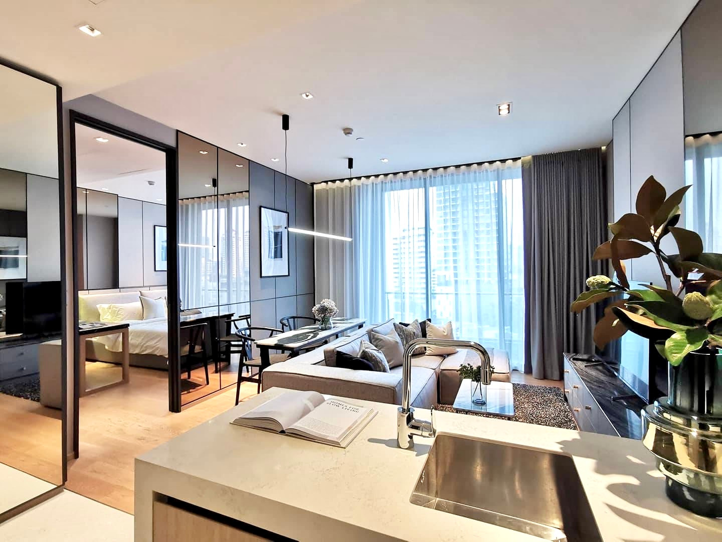 Beatniq Sukhumvit 32: 250m.to BTS Thonglor 1bed 1bath  55sqm 17,000,000 Pool view Am: 0656199198