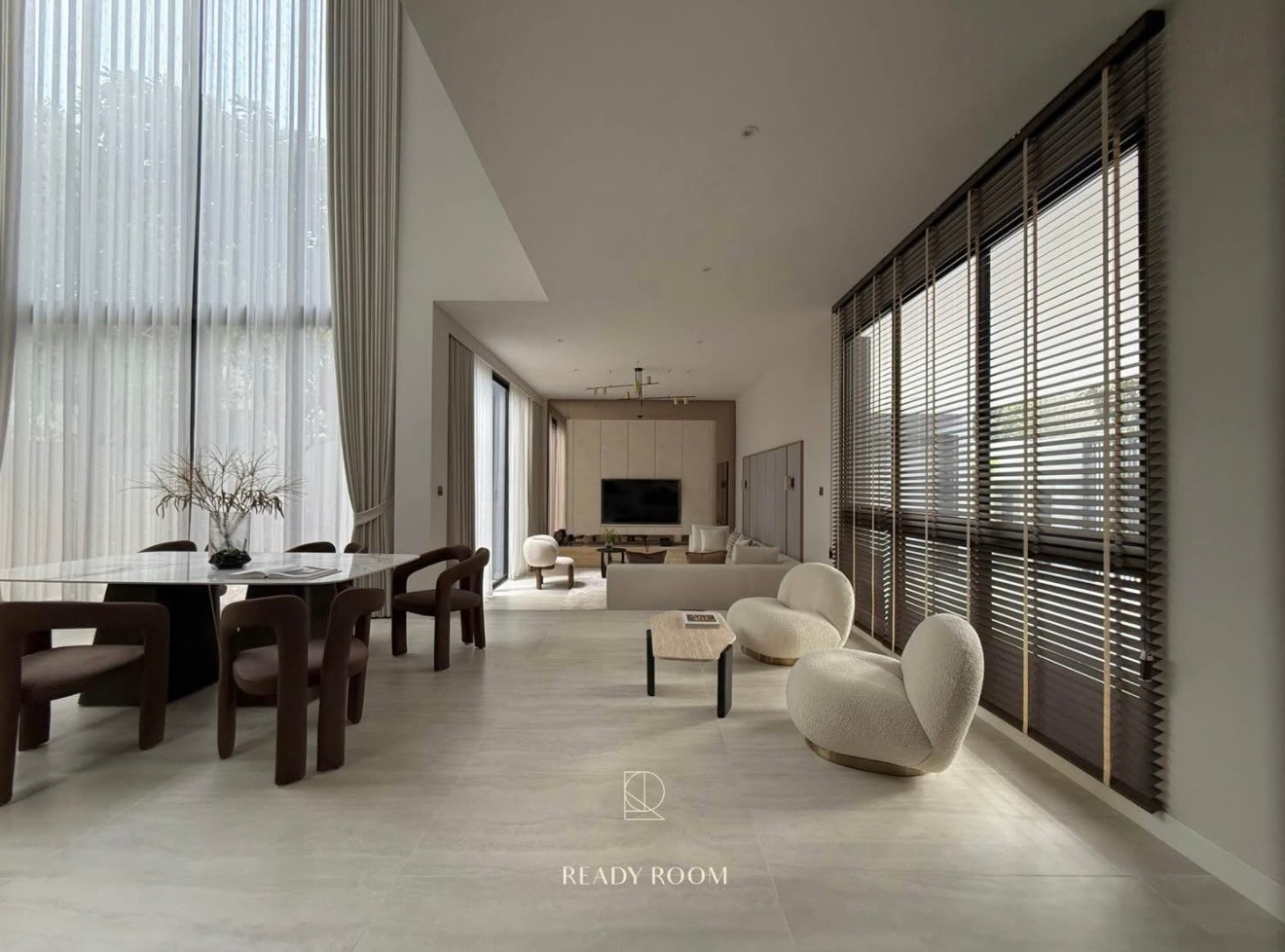 Bugaan Krungthep Kreetha: 430 sqm. 3bed 5bath 1maid 250,000/mth Am: 0656199198