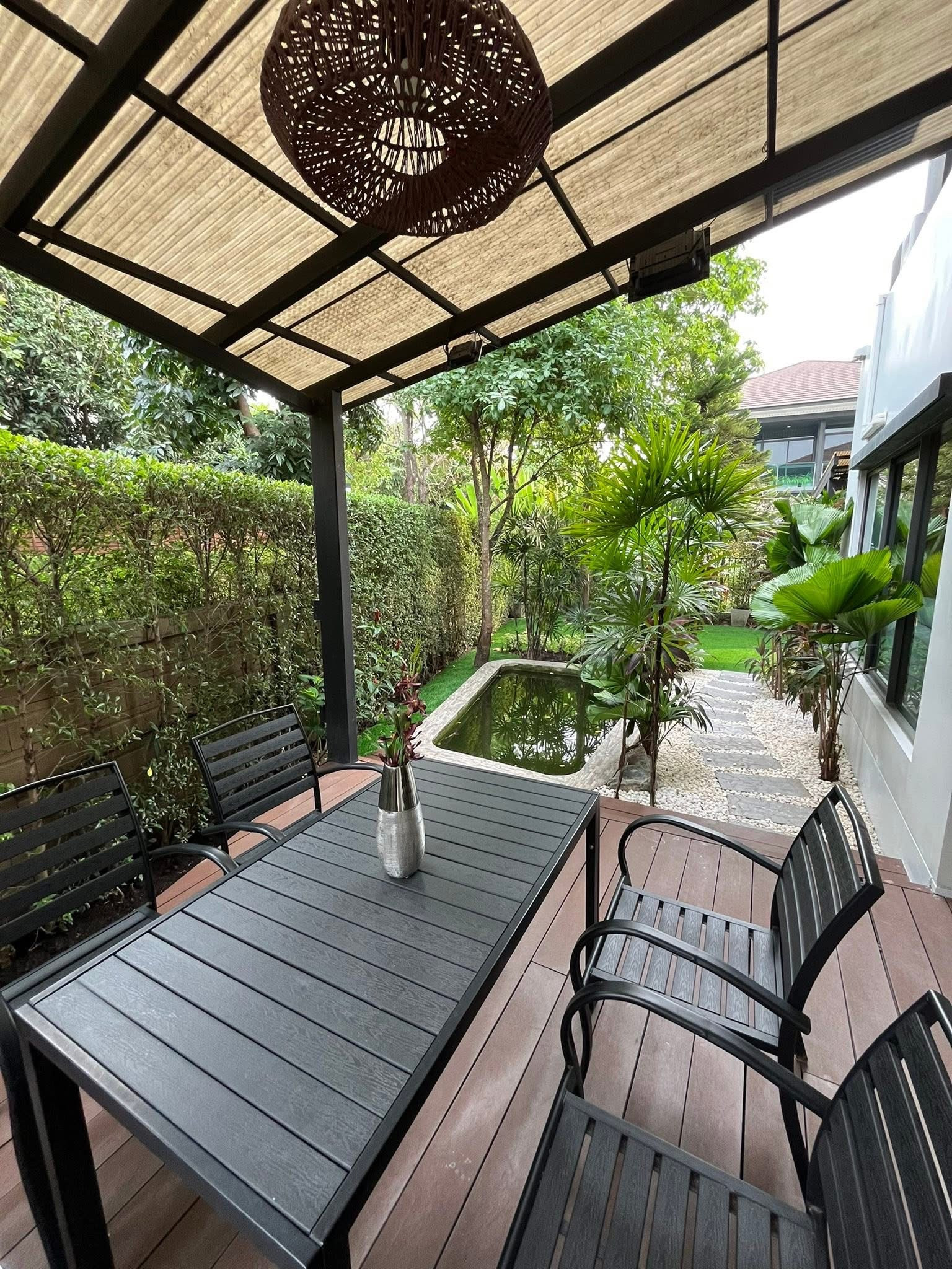 Setthasiri Krungthep Kreetha: 71sqw 280sqm 4bed 3bath 95,000/mth. Am: 0656199198