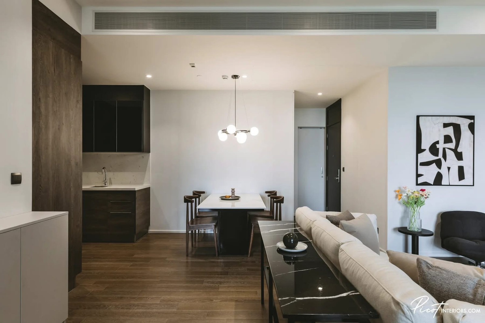 Muniq Langsuan: 78 sqm. 2bed 1bath  Rent: 120,000/mth. Am: 0656199198