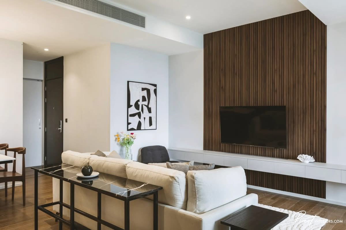 Muniq Langsuan: 78 sqm. 2bed 1bath  Rent: 120,000/mth. Am: 0656199198