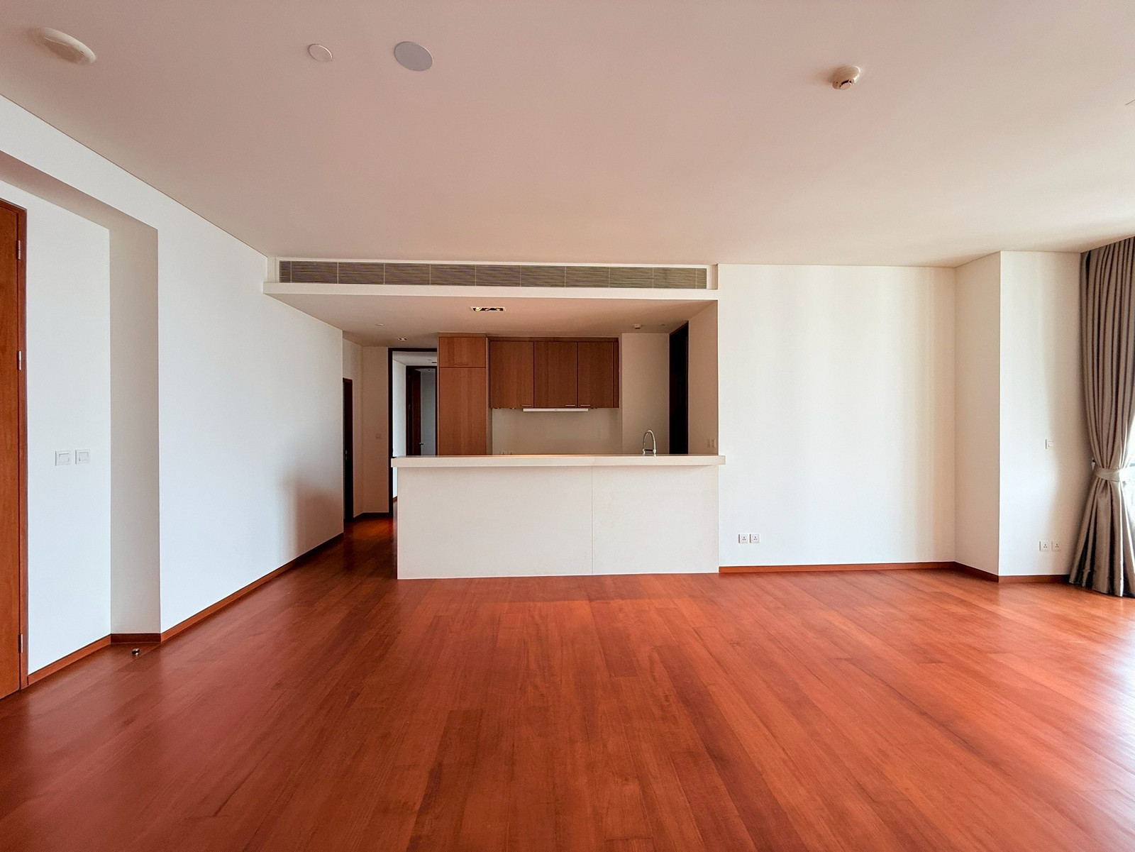 Sukhothai Residences: 2bed 3bath  162.13sqm 2X Fl. 48,000,000 Am: 0656199198