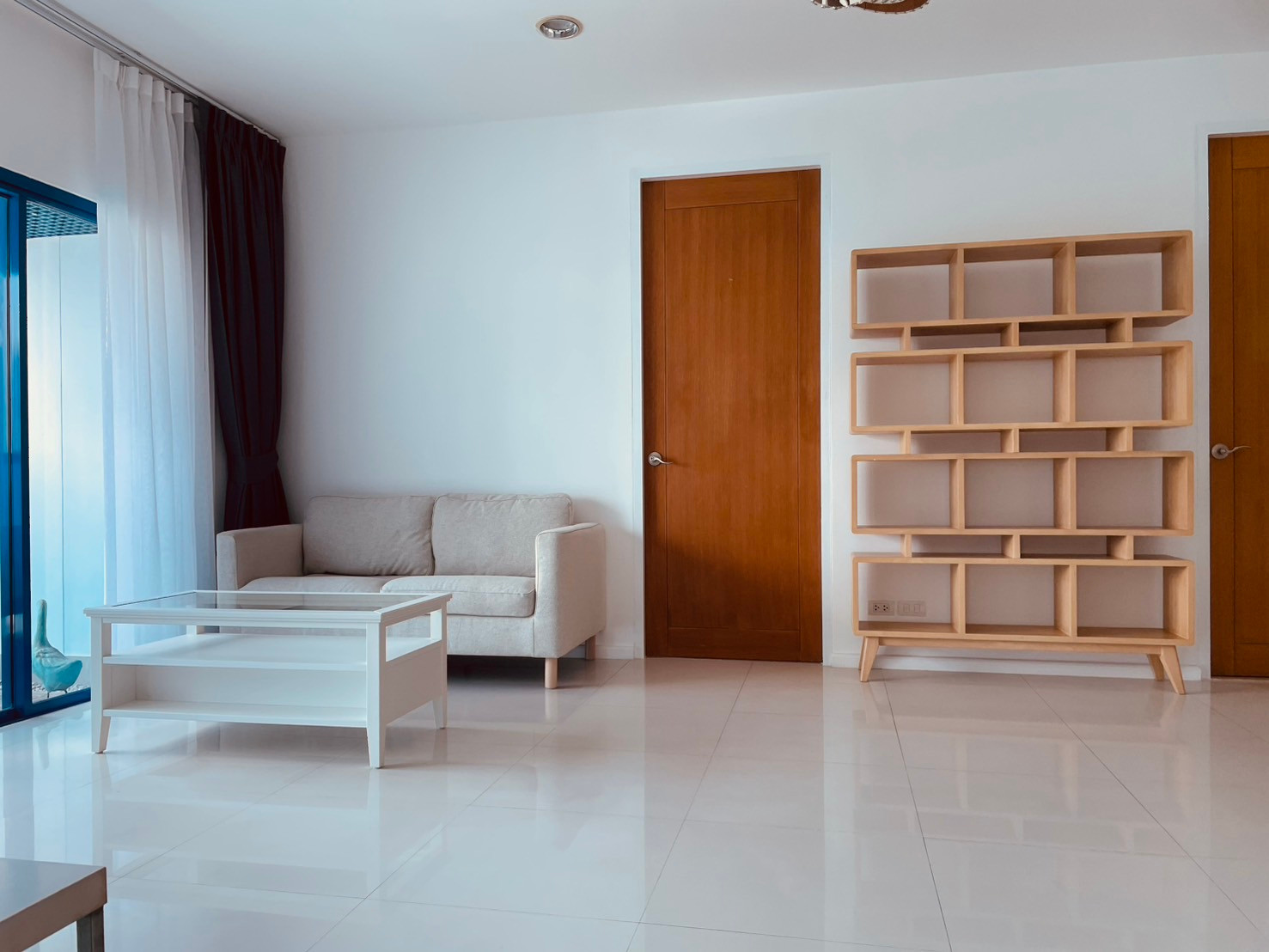 Royal Maneeya: 2bed 3bath 110sqm. 2XFl 80,000 Am: 0656199198