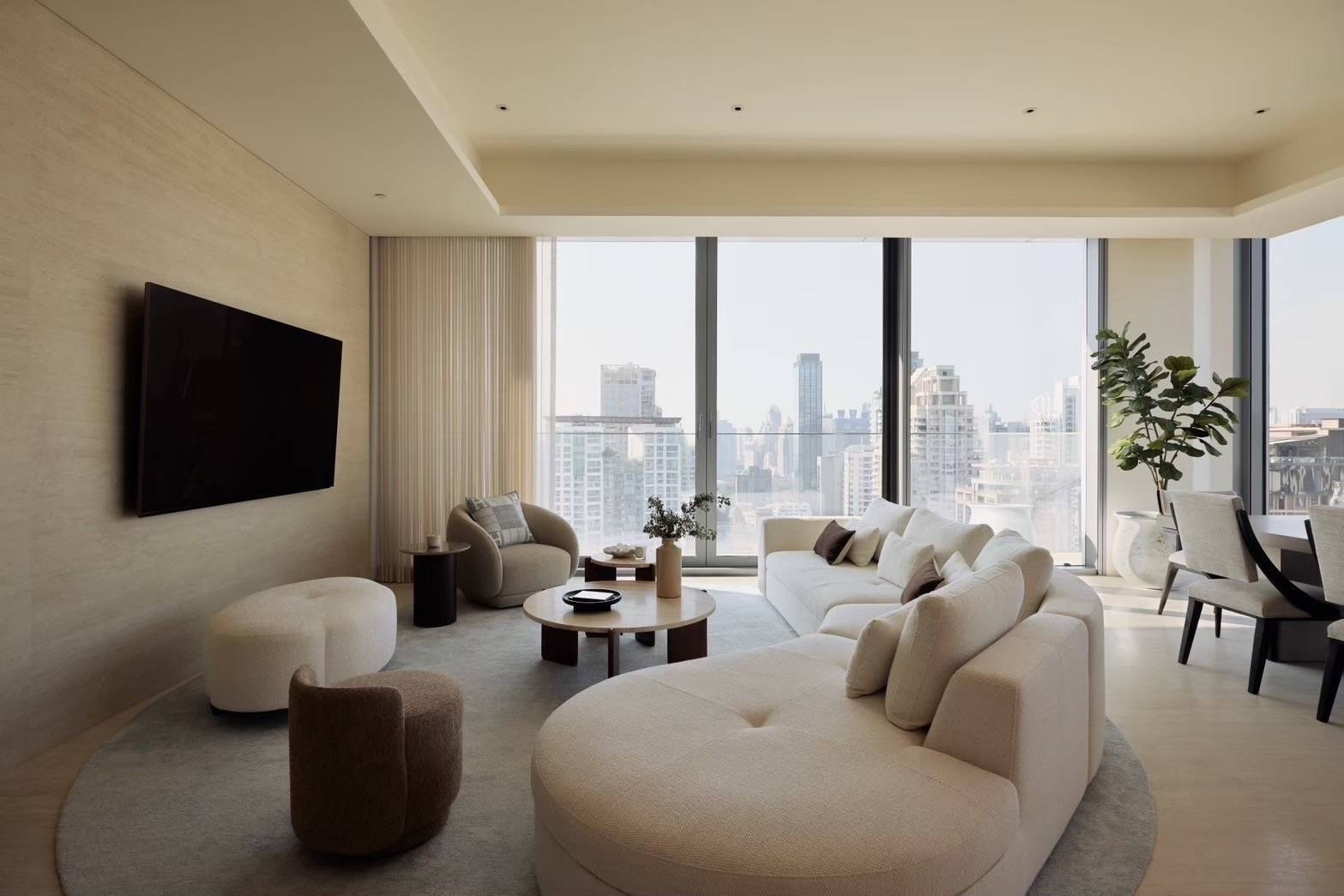 SCOPE LANGSUAN: 241.05sqm 3bed 3.5bath 1 maidroom 270,000,000 Bht. Am: 0656199198