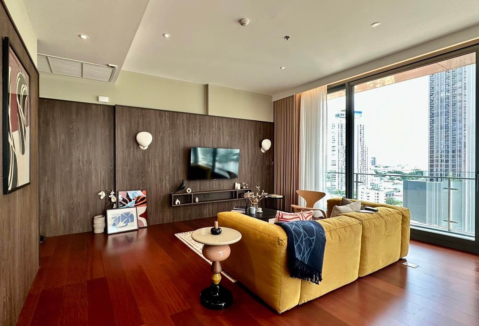 Khun by Yoo: 2bed 2bath 97.75sqm. Sell 38.9 mil Rent 168,000/mth. Am: 0656199198