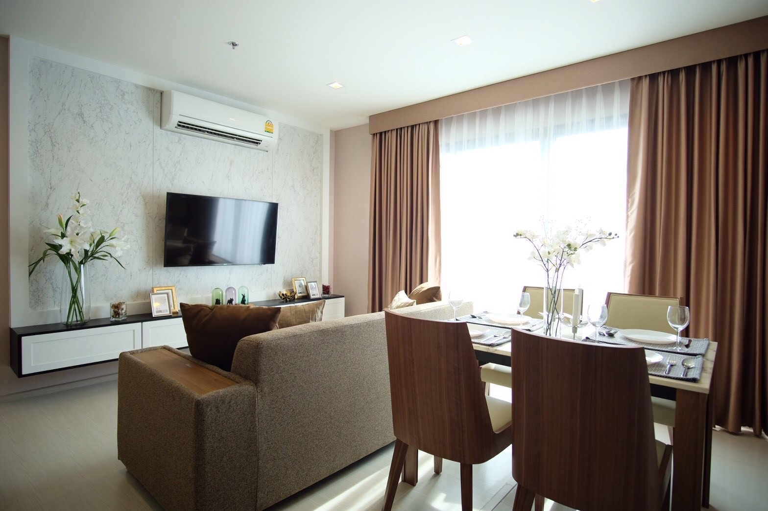 Rhythm Sukhumvit 36-38: 2bed 2bath 76.3sqm. 14,000,000 Am: 0656199198