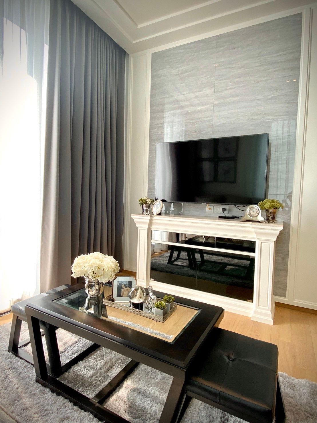 28 Chidlom: 77sqm 2bed 2bath 3XFl corner North/East open view 26,700,000 Am: 0656199198