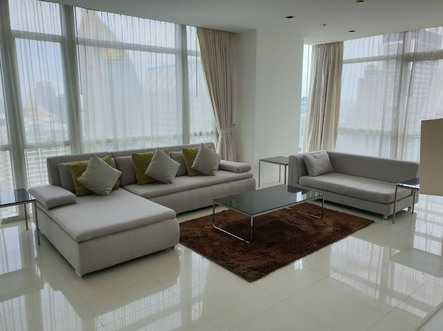 Athenee Residence: 4+1bed 4.5bath+ maid  294sqm. 3XFl Great Panoramic view 230,000/mth AM: 0656199198