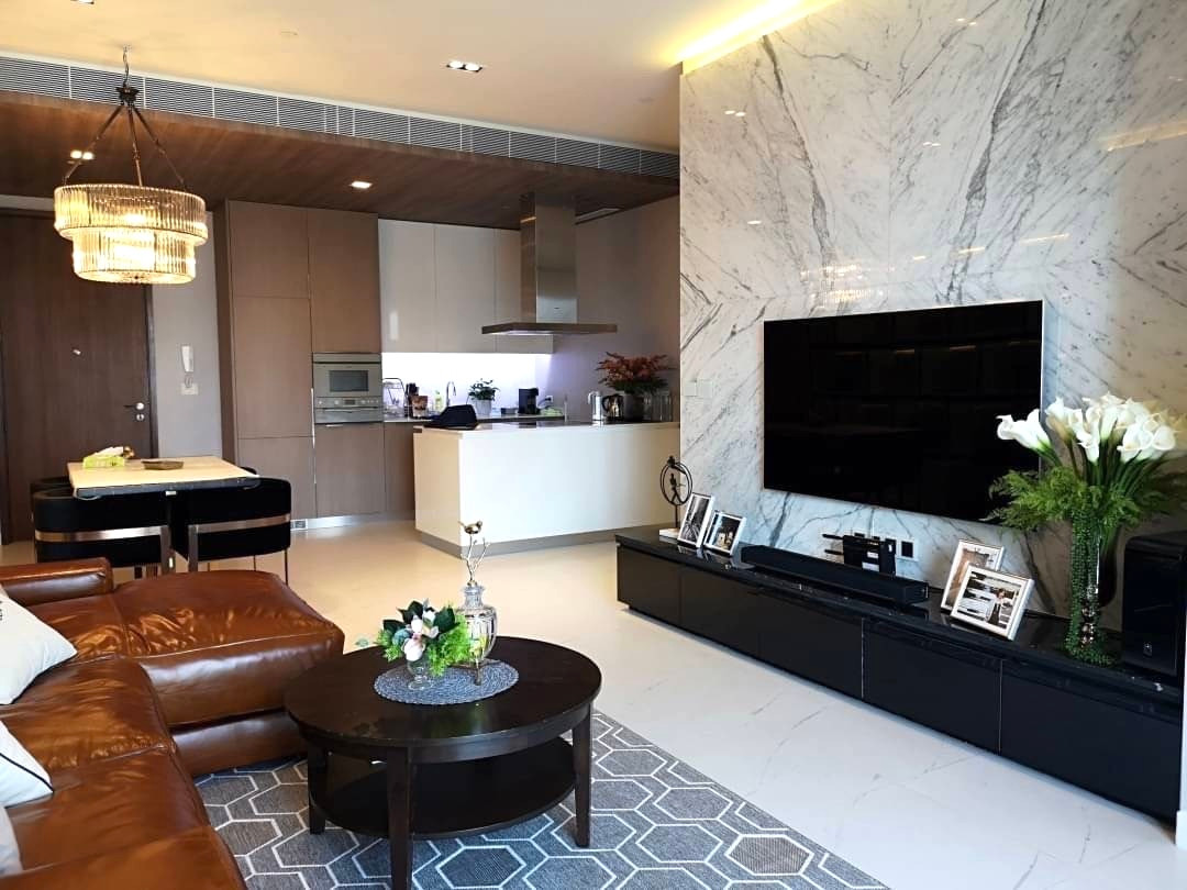 185 Rajadamri: 2bed 2bath 102sqm Sell: 31,000,000  Rent: 100,000/mth Am: 0656199198