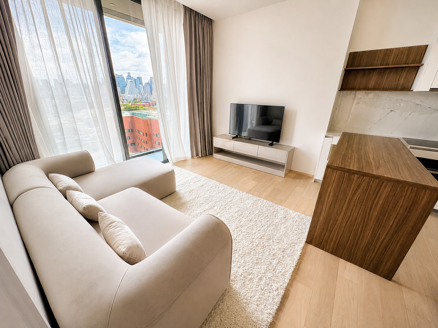 EIGHTEEN SEVEN One Bangkok: 1bed 1bath 51.95sqm. Sell 20,690,000 Rent: 120,000/mth Am: 0656199198