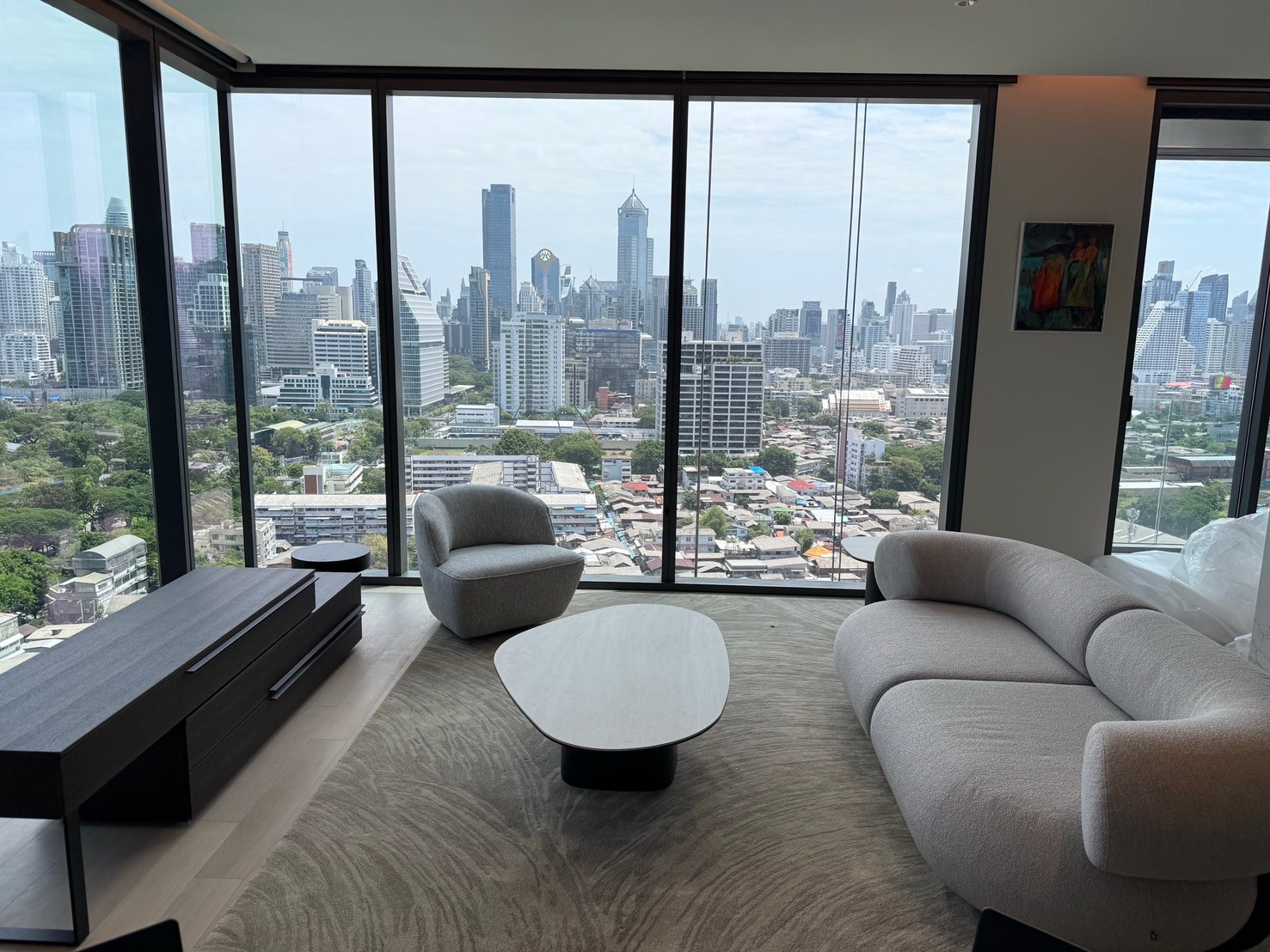EI8HTEEN SEVEN One Bangkok: 3bed 3bath 173sqm. 2X Fl Sell: 75,000,000 Rent: 380,000  Am: 0656199198 Corner full Lumpini view