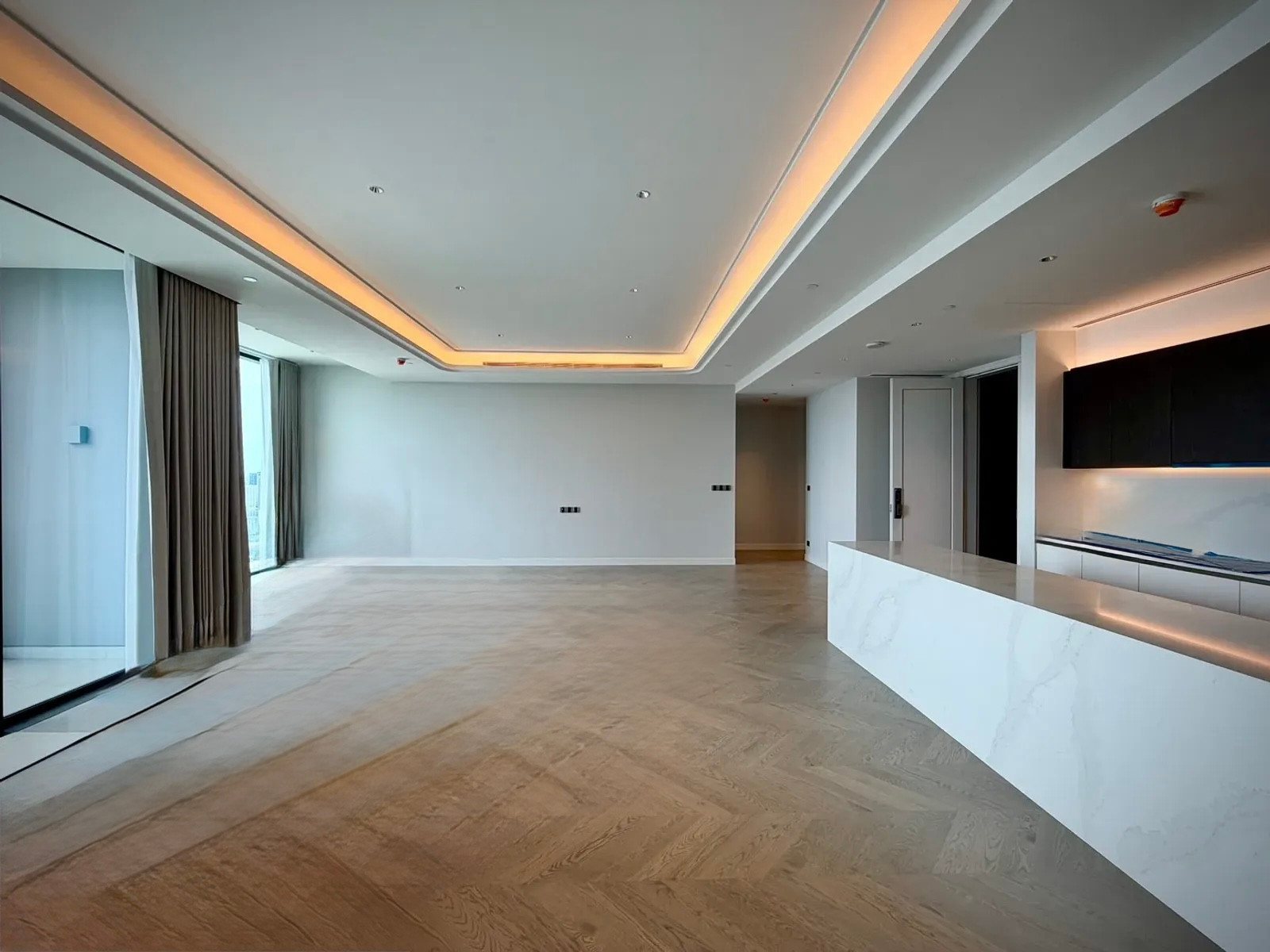 One89 Wireless: 3bed 3.5bath + maid quarter 218.50sqm. 108,000,000 Am: 0656199198
