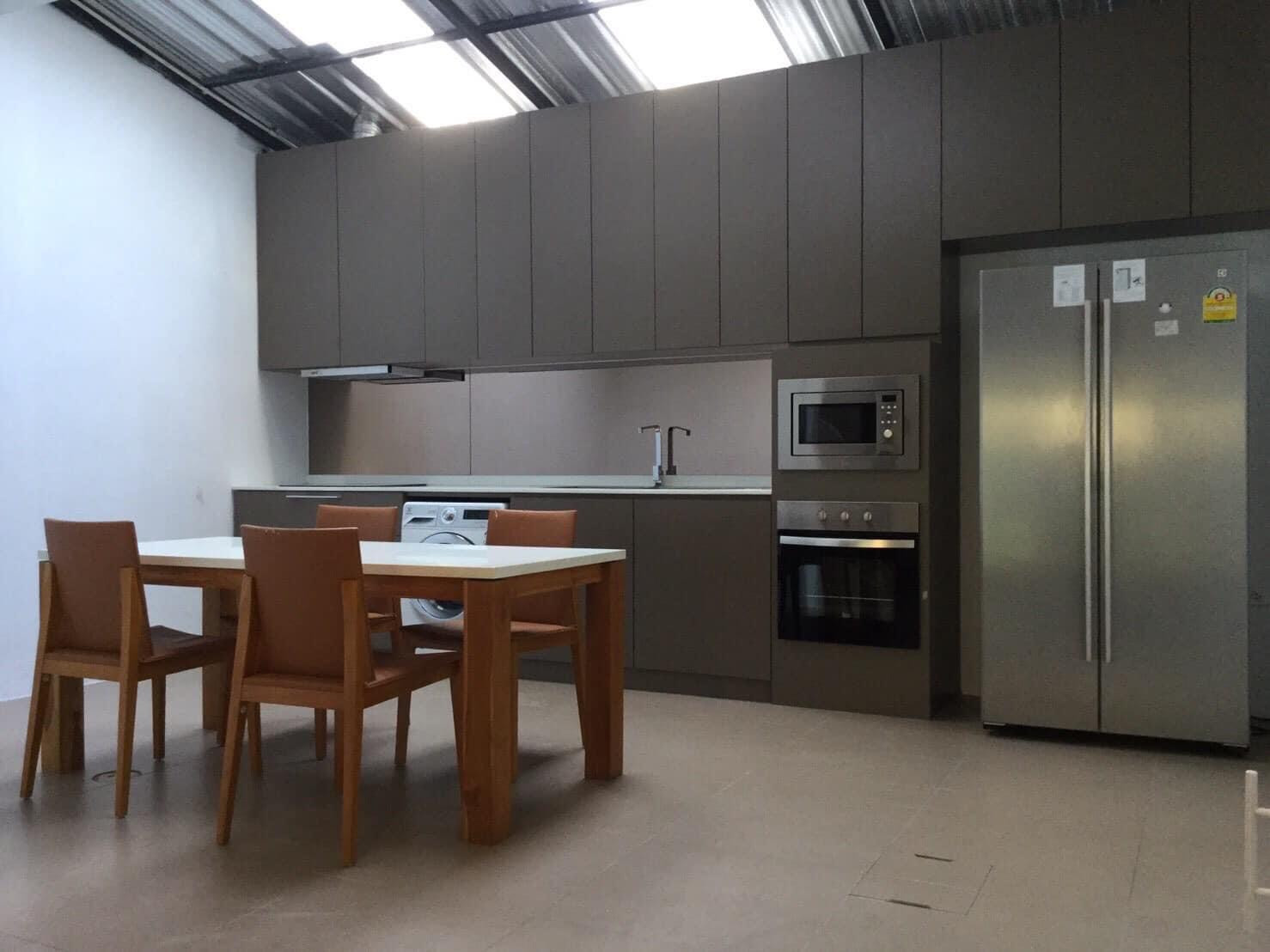 Park avenue Ekkamai Sukhumvit 63: 19sqwah 270sqm 5 storey Sell: 25,000,000 Am: 0656199198